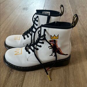 DrMartens Jean Michael Basquiat Pez Dispenser Dino Boots Sz 4